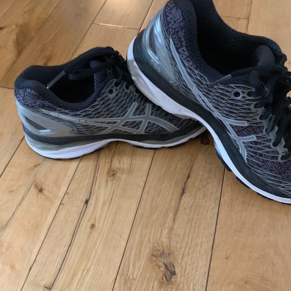 ASICS - Picture 2 of 6